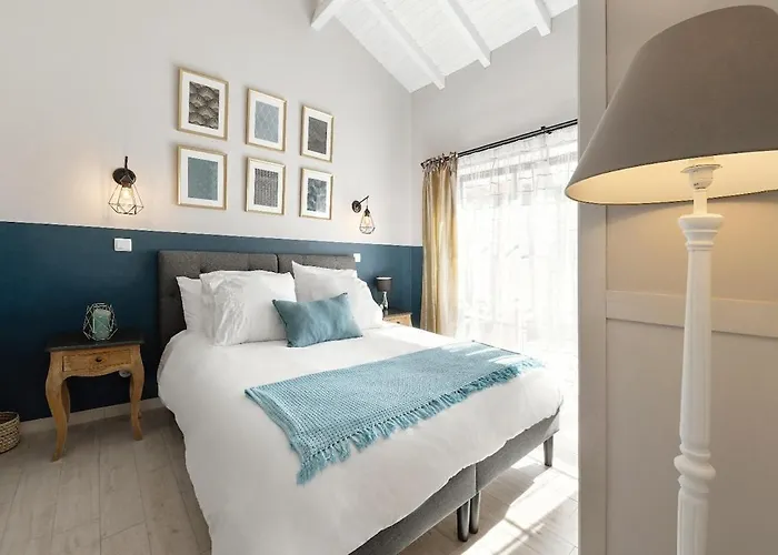 Casita By The Castle Feriehus *